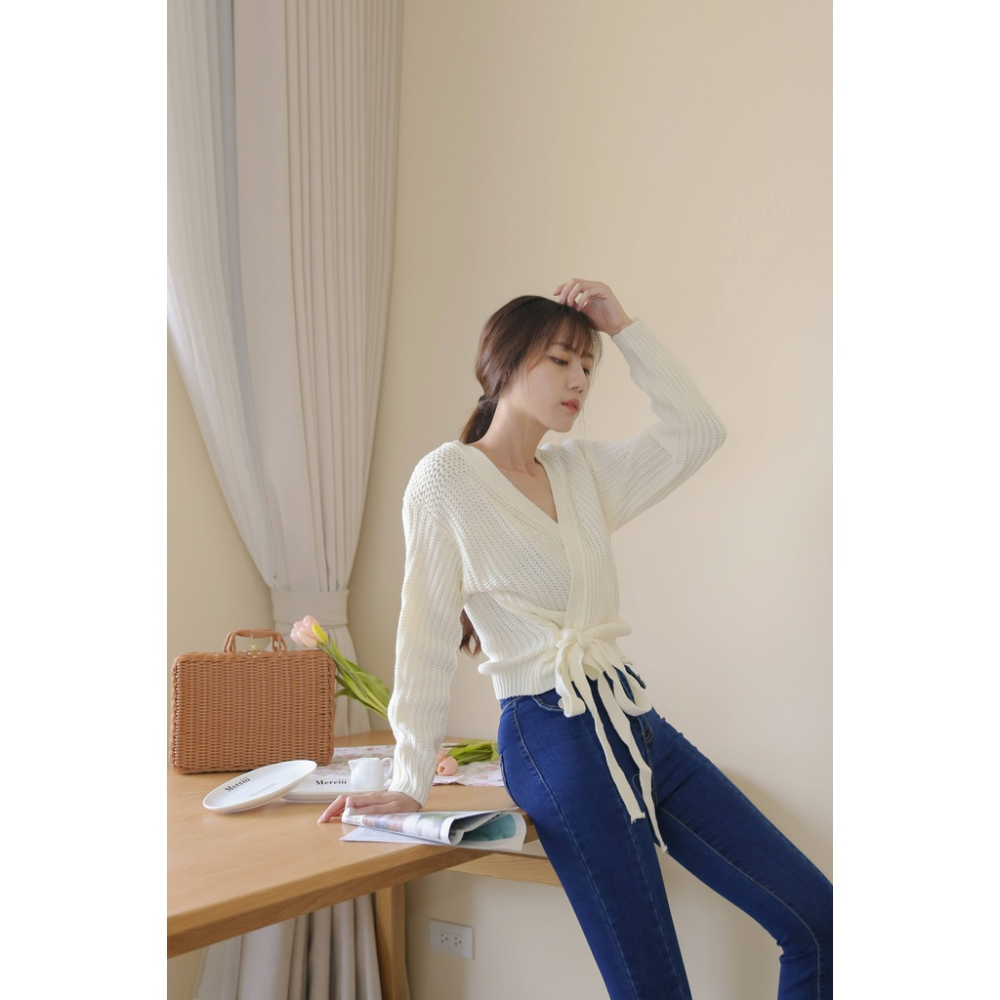 【Our Studio】秋冬寬鬆小性感粗針織綁帶上衣 米白色 香芋紫色 檸檬黃色 黑色(現貨)-細節圖3