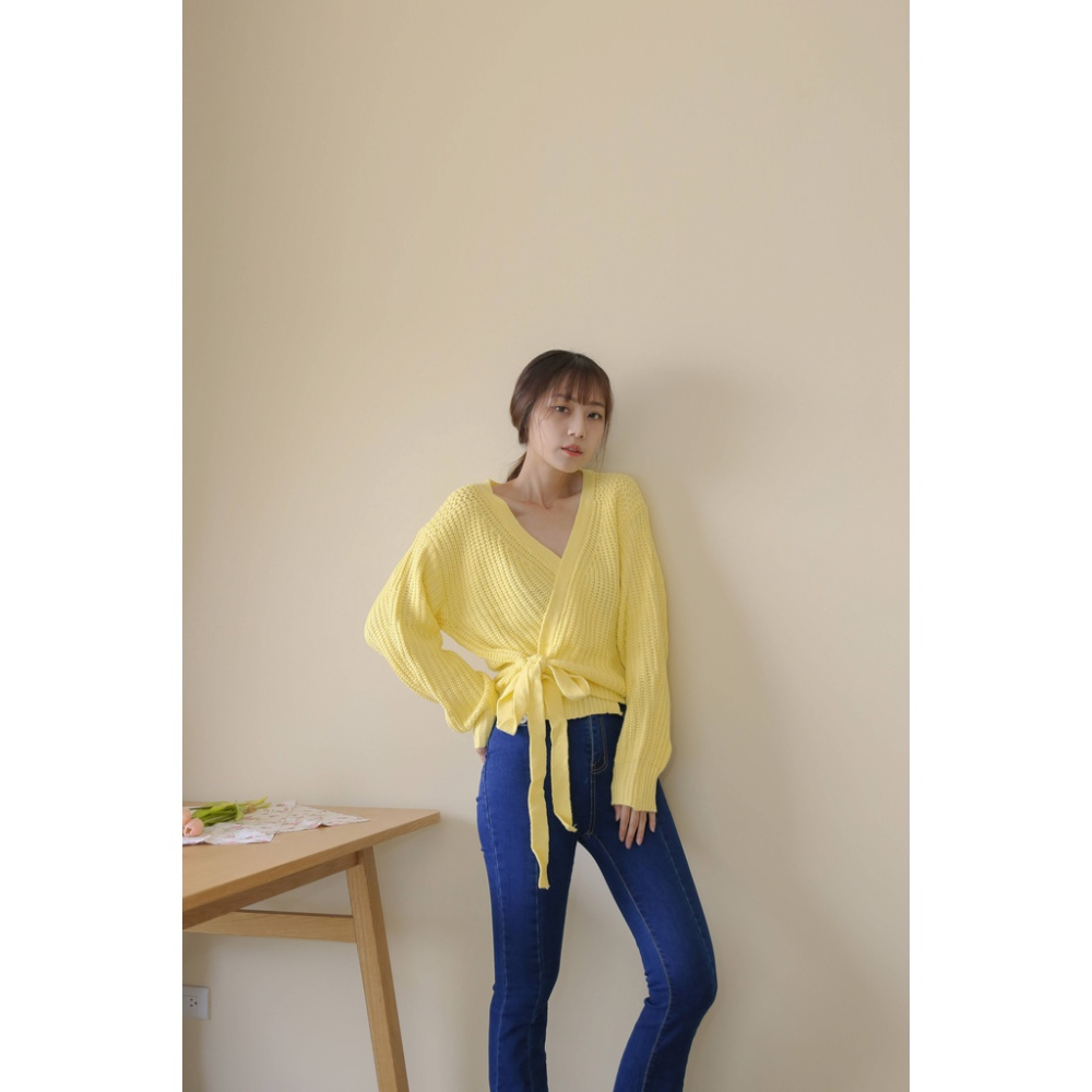 【Our Studio】秋冬寬鬆小性感粗針織綁帶上衣 米白色 香芋紫色 檸檬黃色 黑色(現貨)-細節圖5