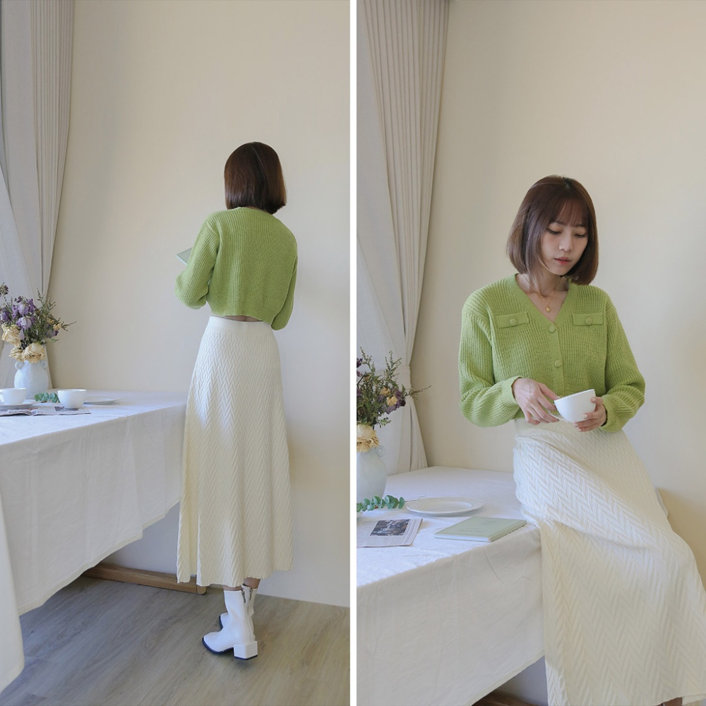 【Our Studio】秋季溫柔慵懶包釦短版針織毛衣 杏色 酪梨綠色(現貨)-細節圖4