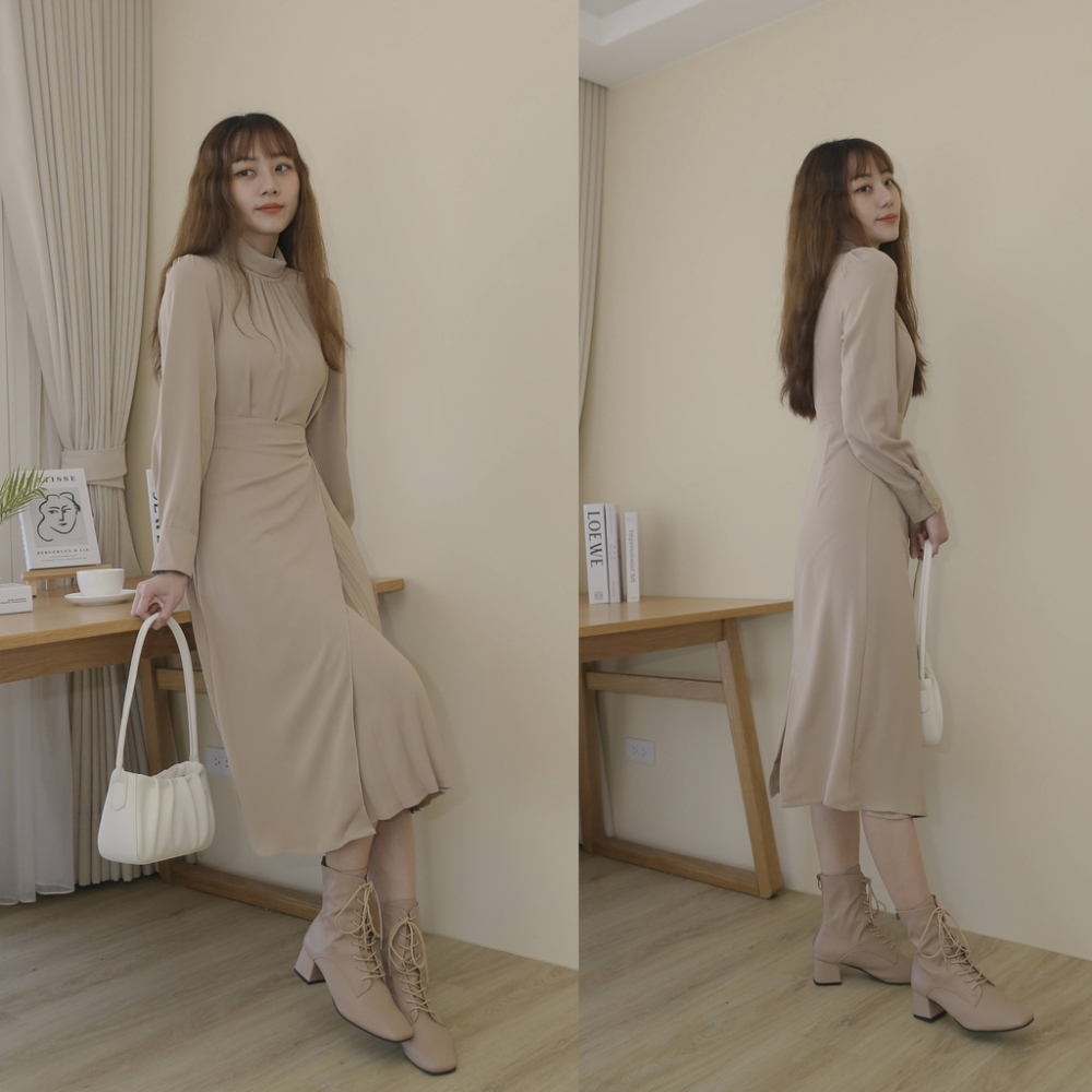 【Our Studio】法式唯美立領腰綁百褶長洋裝 奶茶杏色 黑色(現貨)-細節圖2