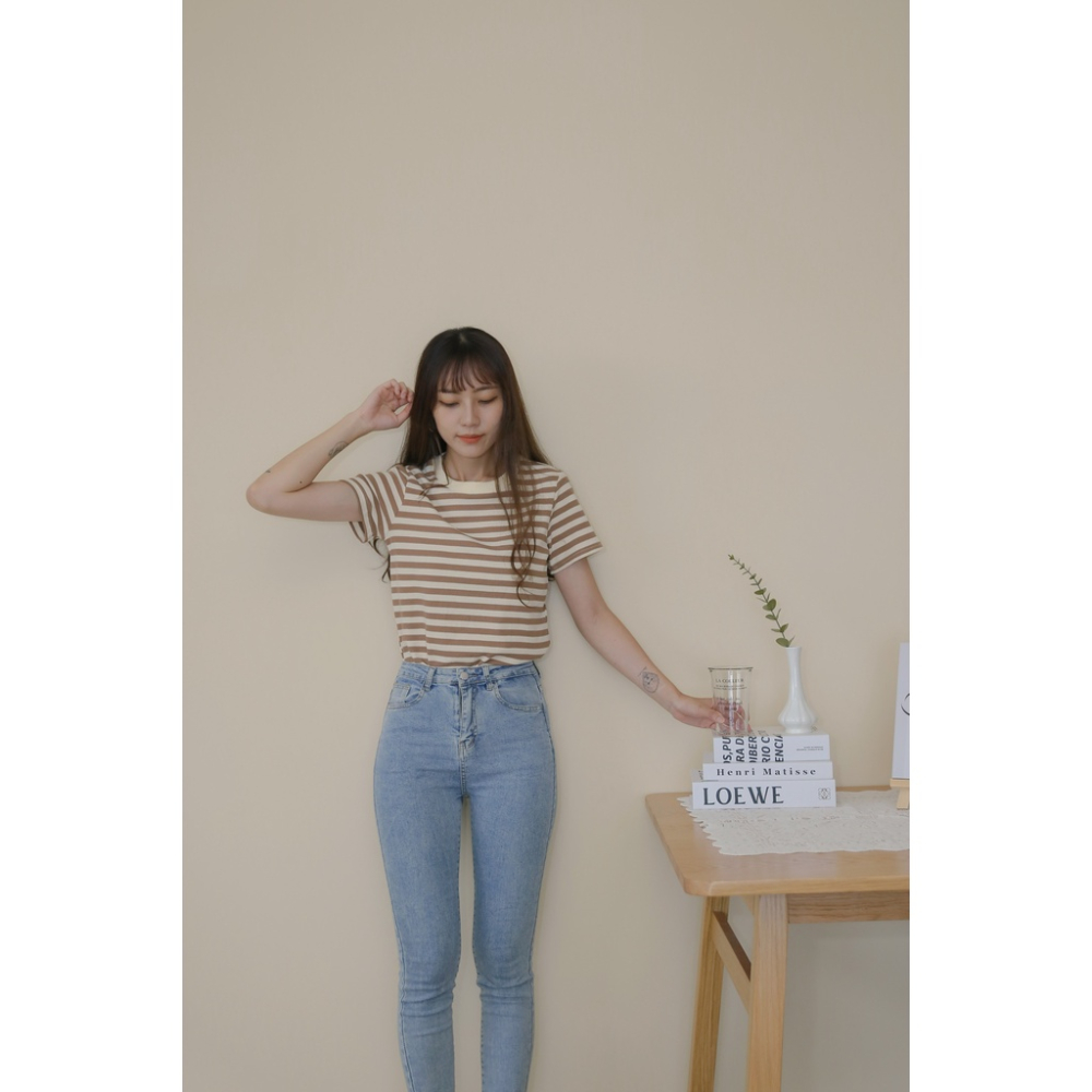 【Our Studio】圓領休閒粗條紋短袖上衣 可可色 深灰色 黑色(現貨)-細節圖7