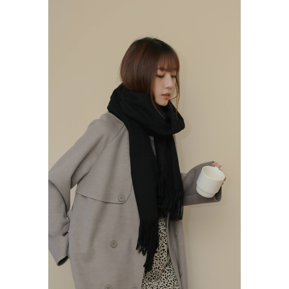 【Our Studio】溫柔多色仿羊絨保暖圍巾 可可色 奶茶色 奶白色 深咖色 黑色 駝色(現貨)-細節圖3