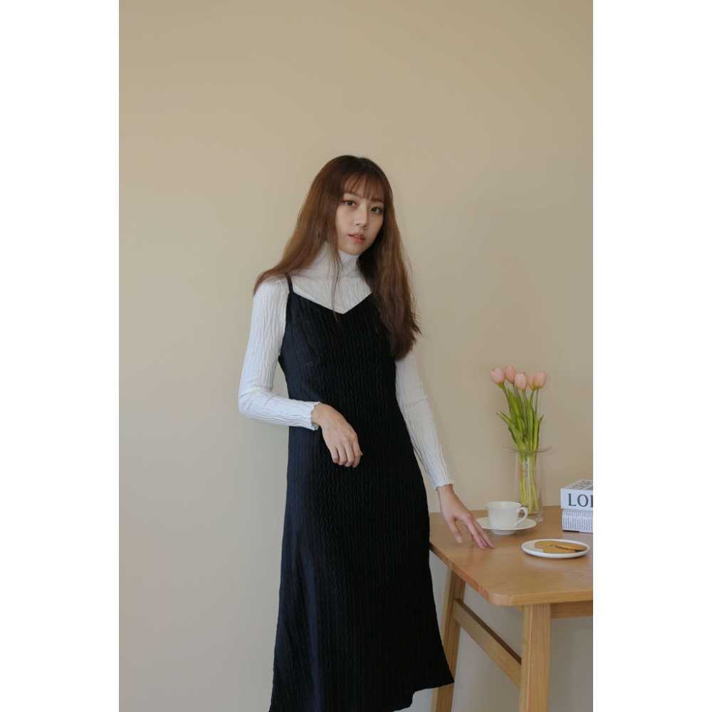 【Our Studio】氛圍感紋路堆堆領上衣 白色 拿鐵色 深咖色(現貨)-細節圖6