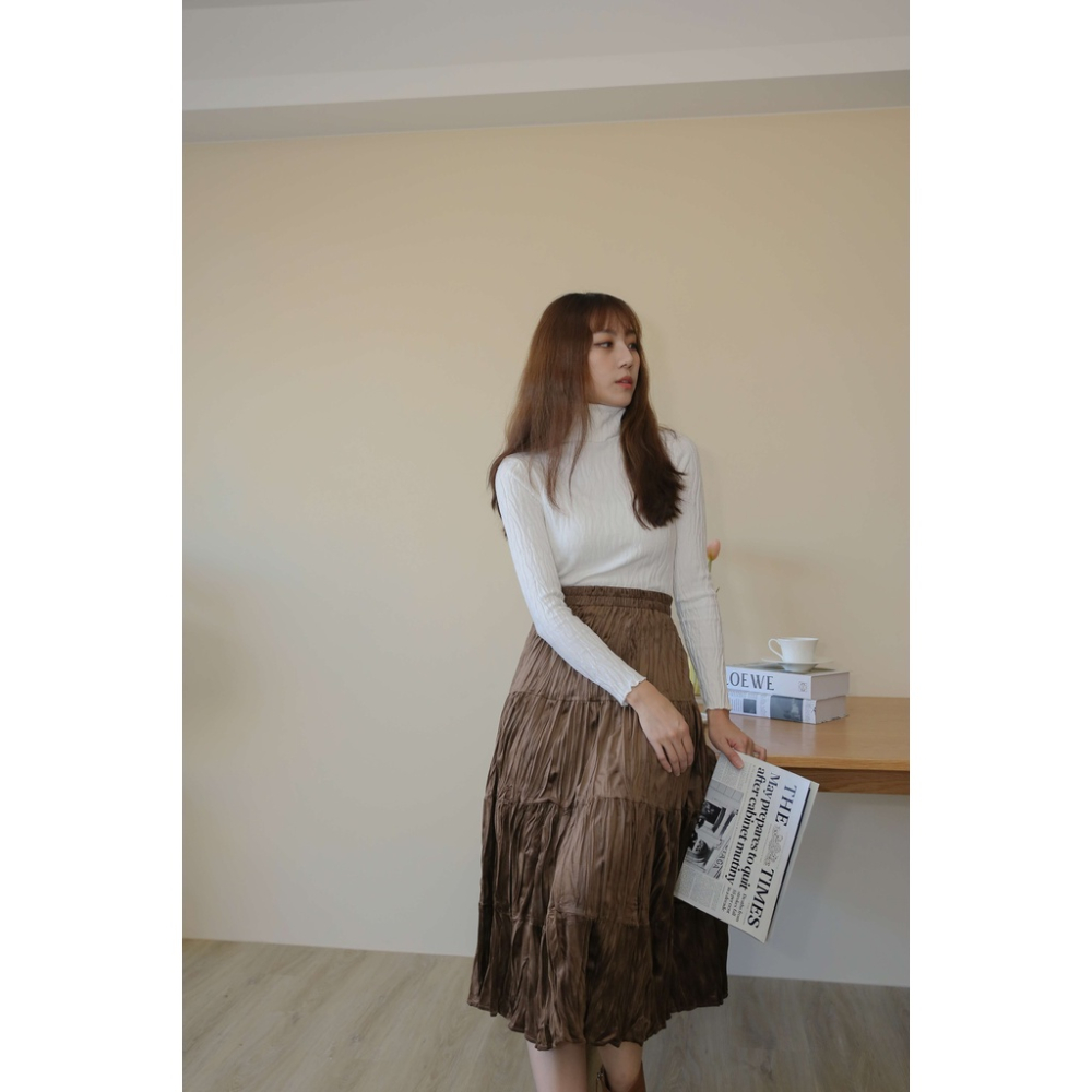 【Our Studio】氛圍感紋路堆堆領上衣 白色 拿鐵色 深咖色(現貨)-細節圖8