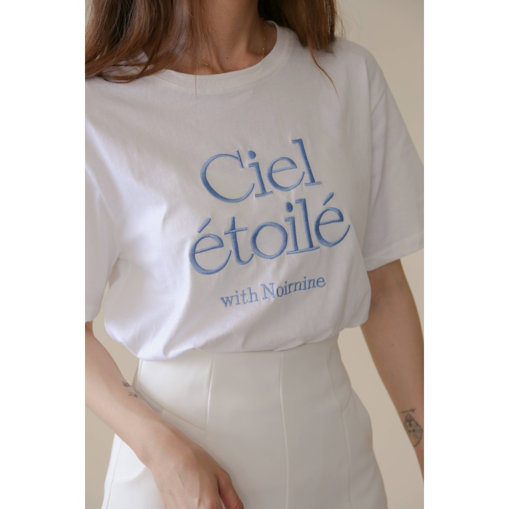【Our Studio】立體刺繡短袖字母Tee 白底黑字 白底藍字(現貨)-細節圖7