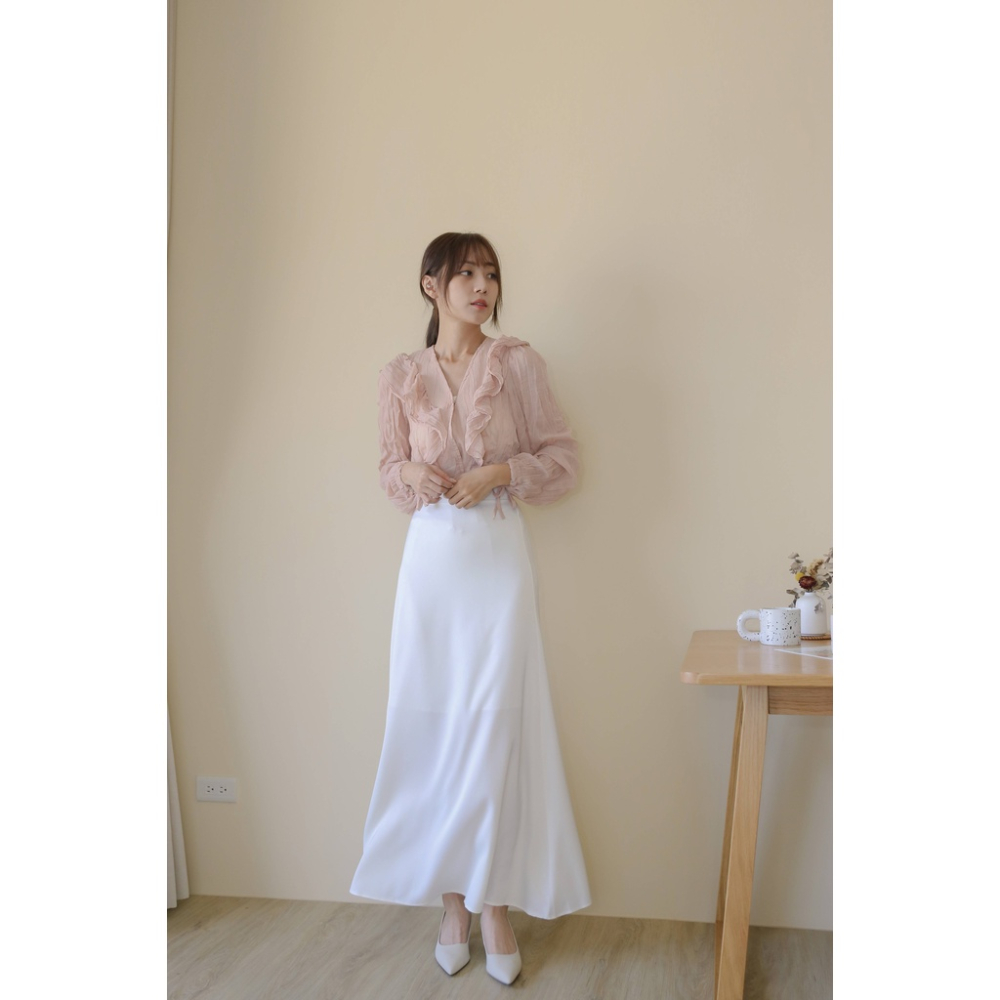 【Our Studio】甜美設計感壓褶荷葉邊透肌上衣 杏色 黑色 乾燥粉色(現貨)-細節圖3