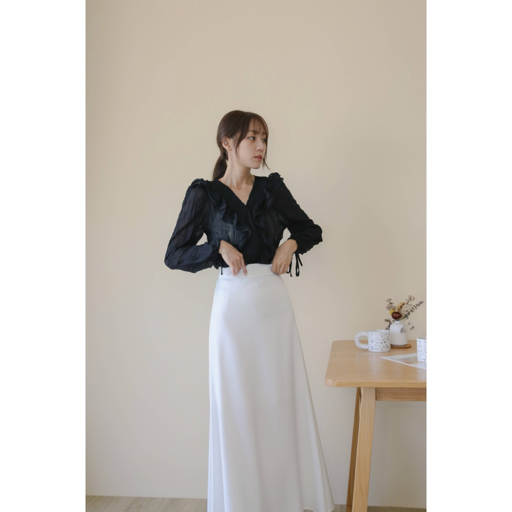 【Our Studio】甜美設計感壓褶荷葉邊透肌上衣 杏色 黑色 乾燥粉色(現貨)-細節圖9
