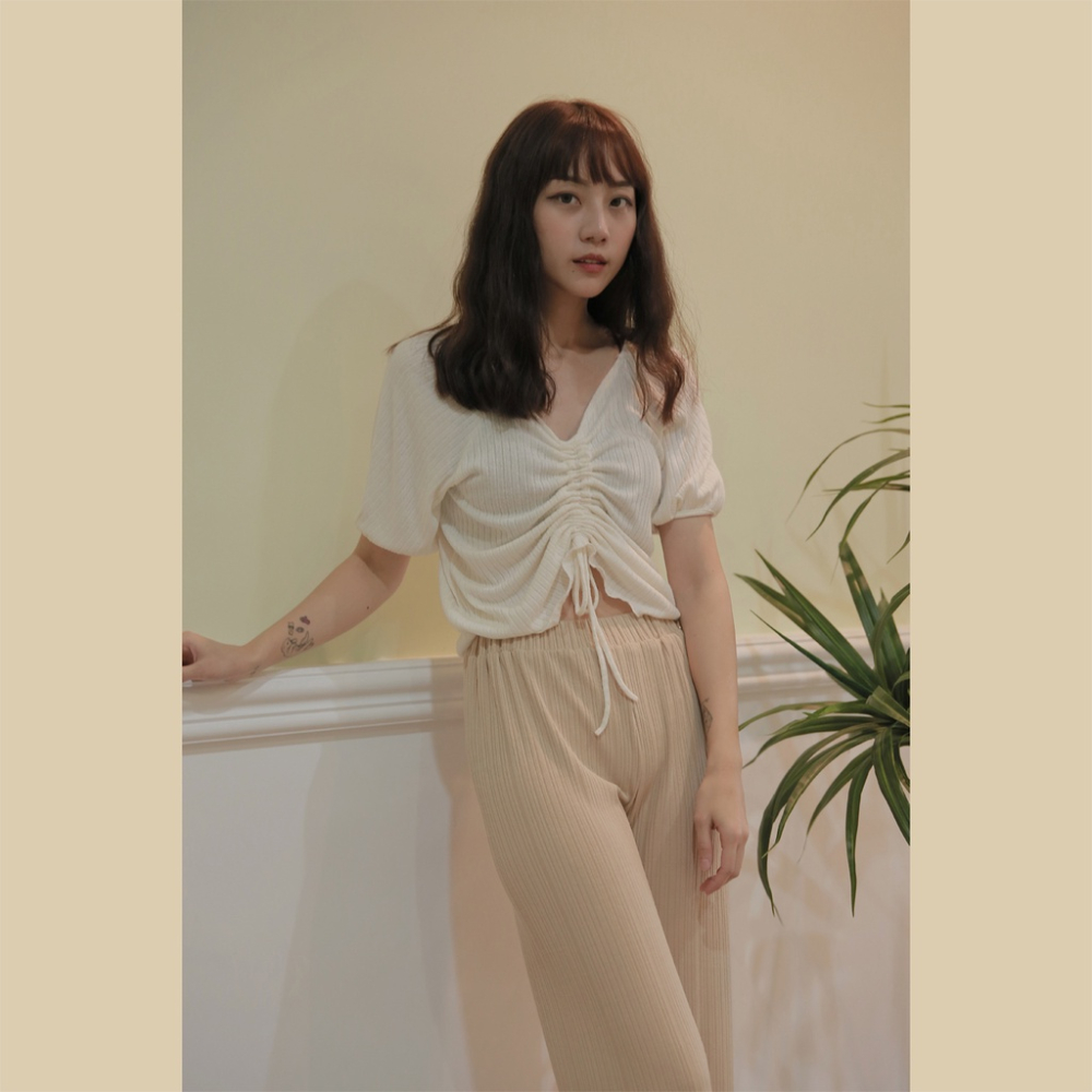 【Our Studio】舒適鬆緊條坑寬褲 黑色 杏色(現貨)-細節圖4