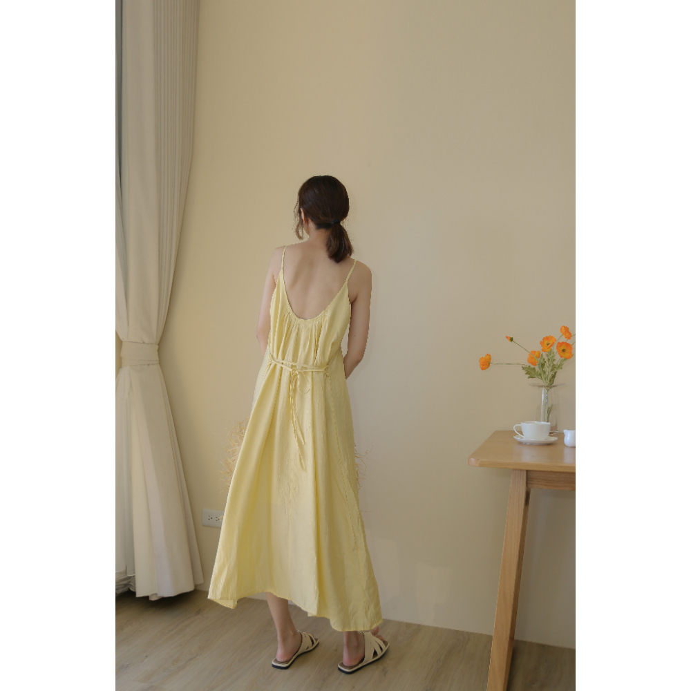 【Our Studio】夏日仙氣小性感露背吊帶長洋裝 鵝黃色(現貨)-細節圖3