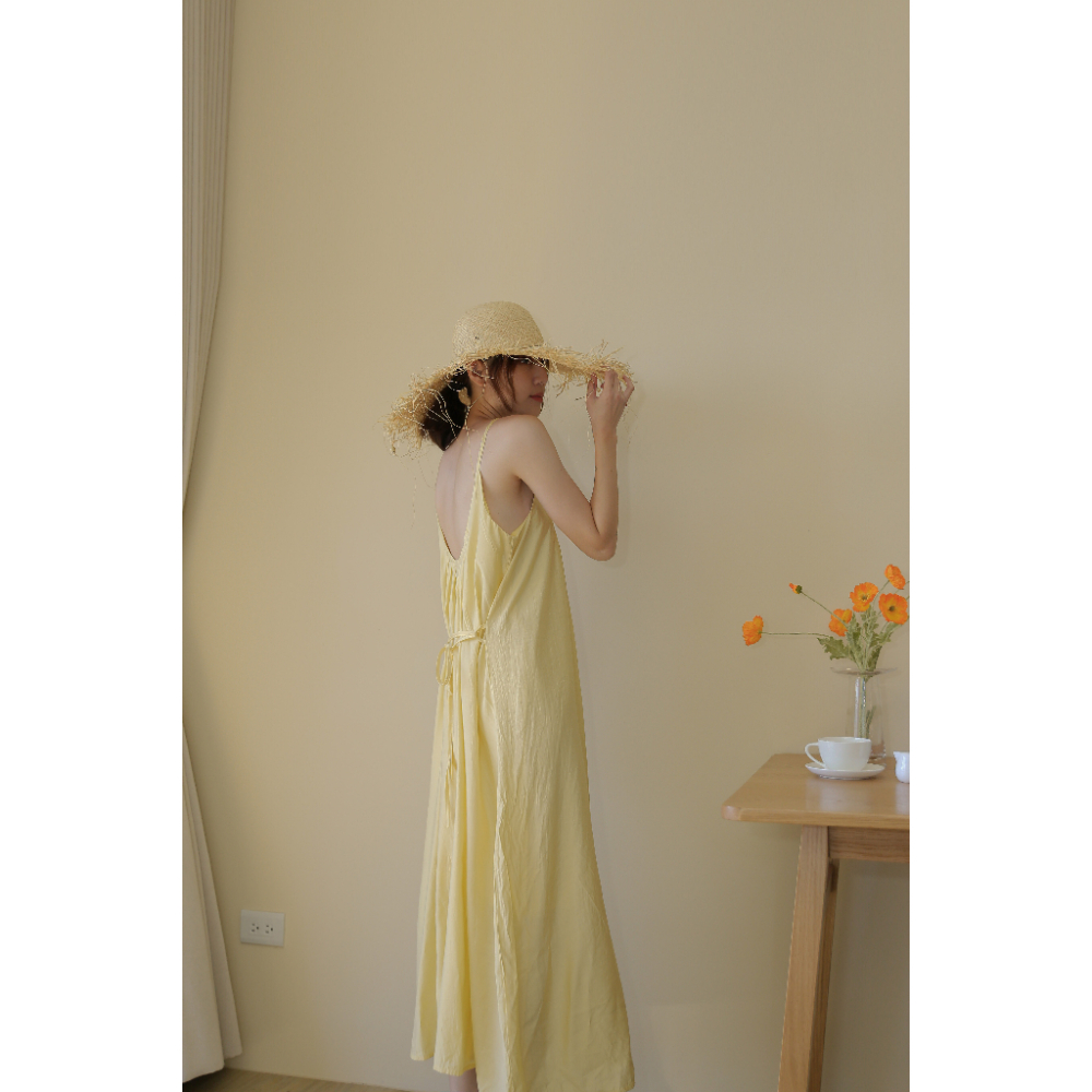 【Our Studio】夏日仙氣小性感露背吊帶長洋裝 鵝黃色(現貨)-細節圖6