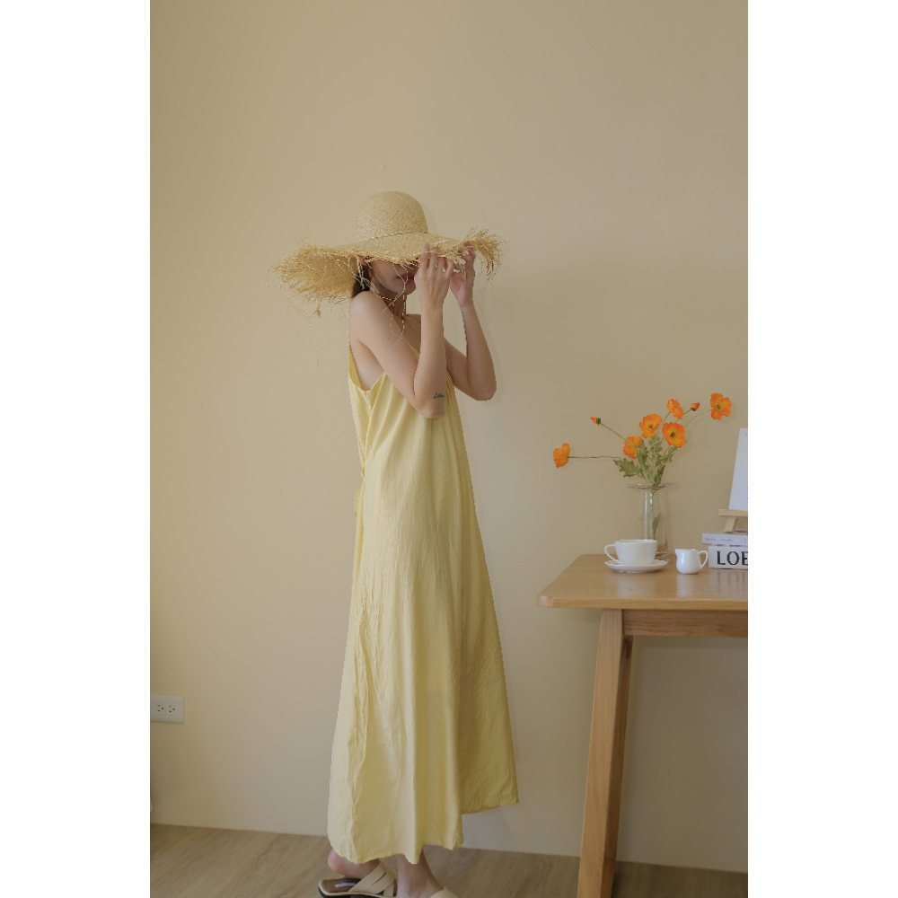 【Our Studio】夏日仙氣小性感露背吊帶長洋裝 鵝黃色(現貨)-細節圖7