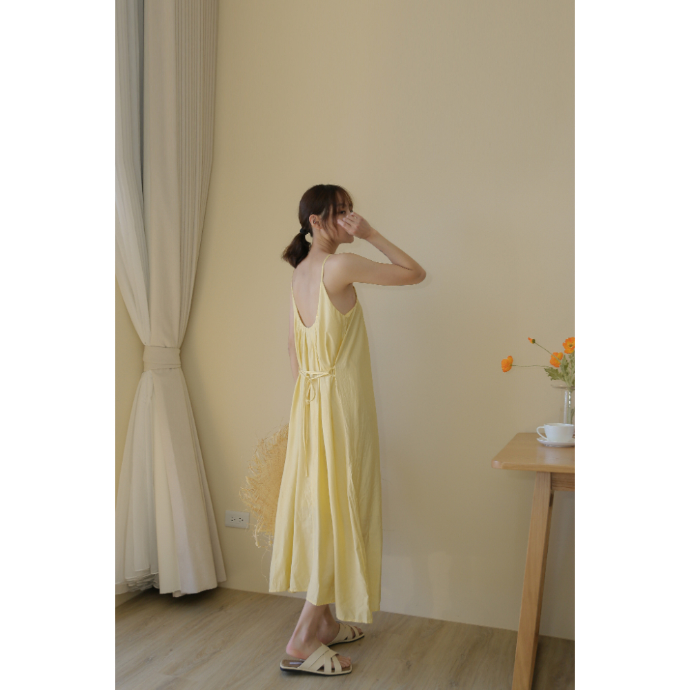【Our Studio】夏日仙氣小性感露背吊帶長洋裝 鵝黃色(現貨)-細節圖8