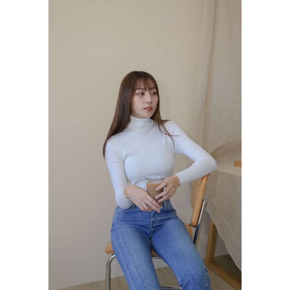 【Our Studio】基本打底高領針織上衣 白色 杏色 駝色(現貨)-細節圖3