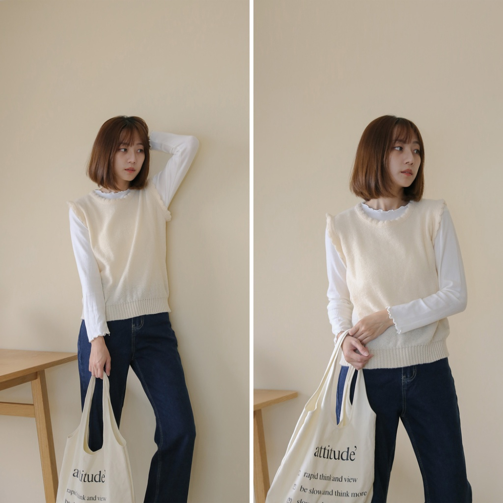 【Our Studio】溫柔圓領花朵邊針織背心 白色 杏色 可可色 黑色(現貨)-細節圖3