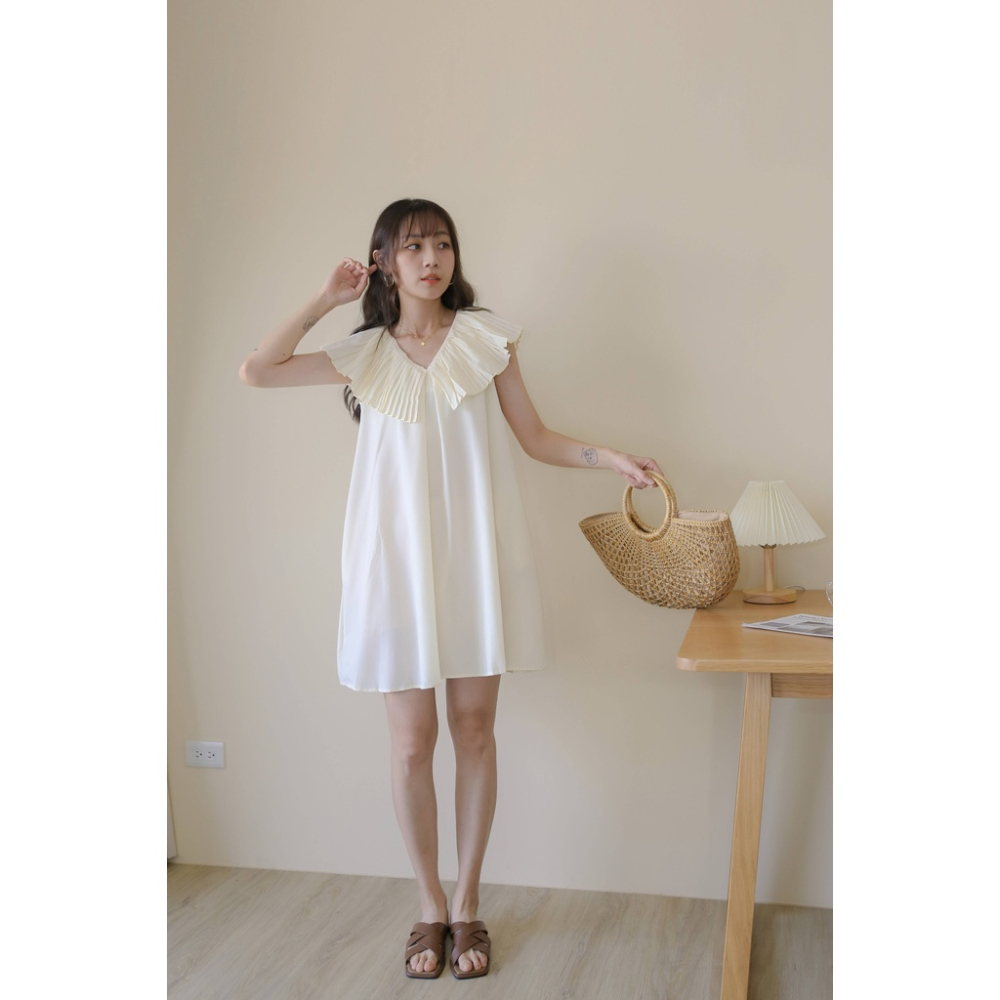【Our Studio】甜美小設計百褶領無袖短洋裝 杏色 摩卡色(現貨)-細節圖7