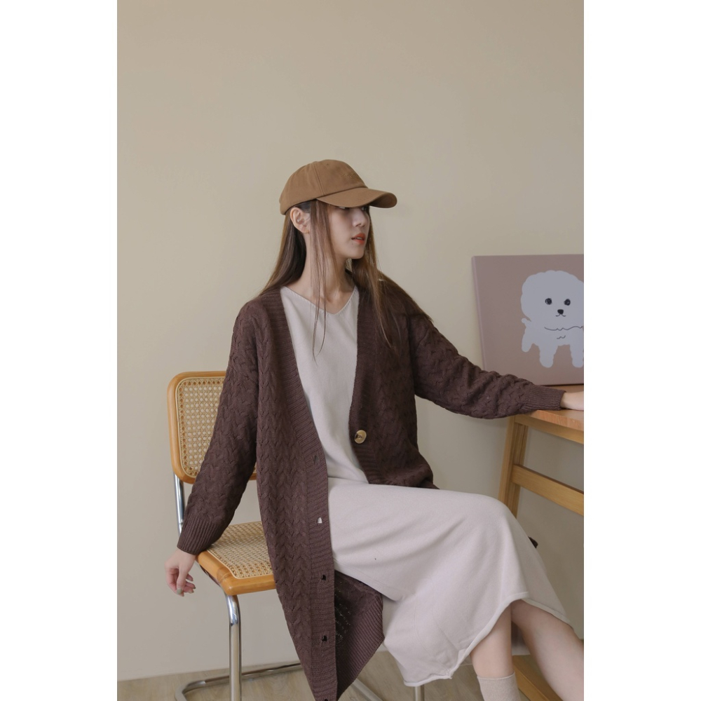 【Our Studio】薄款麻花琥珀釦外套 咖啡色 拿鐵色 黑色(現貨)-細節圖8