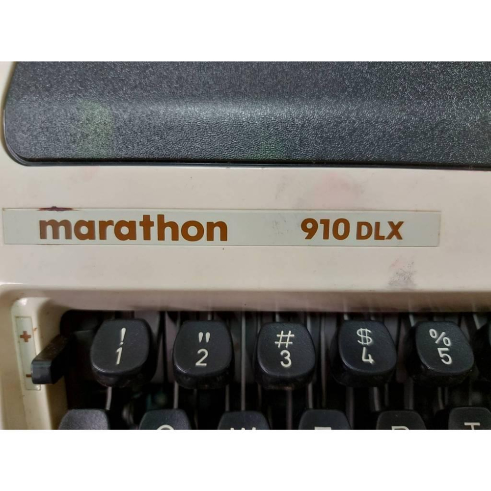 古董打字機  marathon 910DLX (九成新) 附外盒 古董收藏 裝飾用 拍照道具 擺飾 懷舊 復古-細節圖3