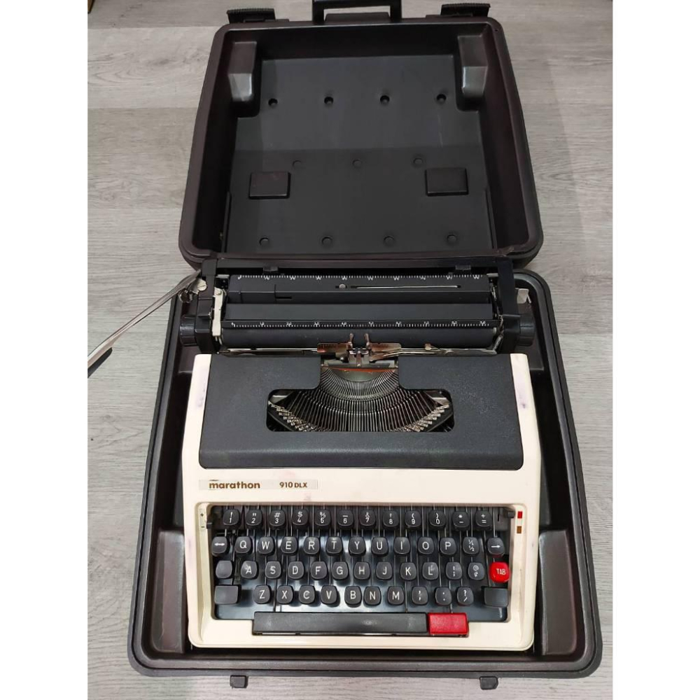 古董打字機  marathon 910DLX (九成新) 附外盒 古董收藏 裝飾用 拍照道具 擺飾 懷舊 復古-細節圖4