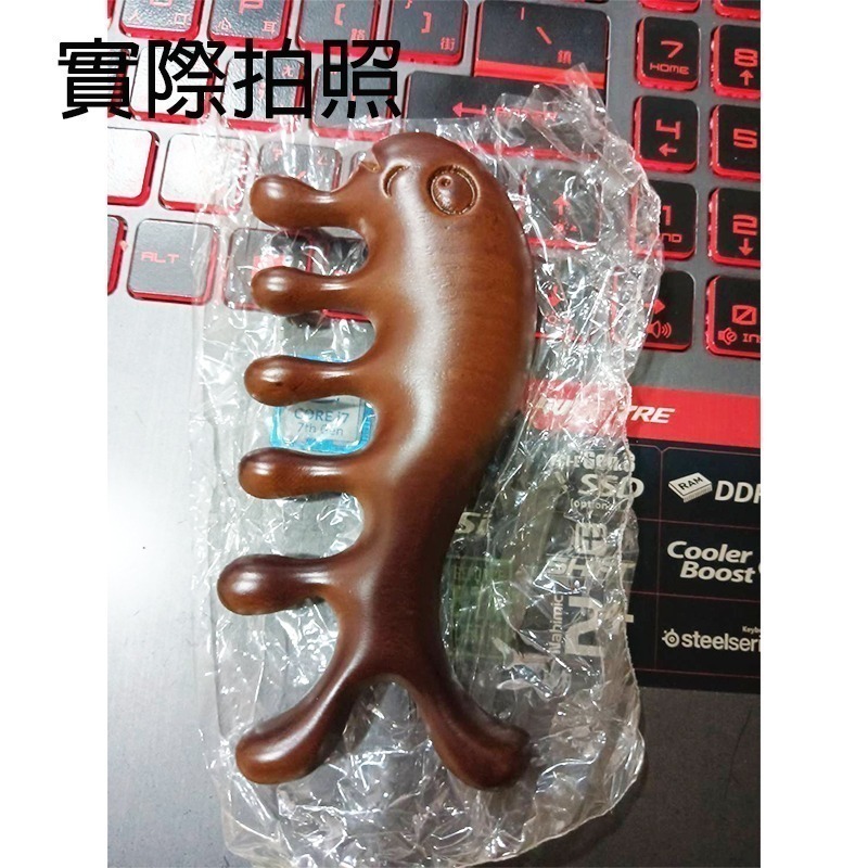 【台灣現貨】鯨魚按摩梳｜天然木 五齒梳 二合一經絡按摩梳｜頭皮刮痧梳 愛麗絲的雜貨賣場-細節圖10