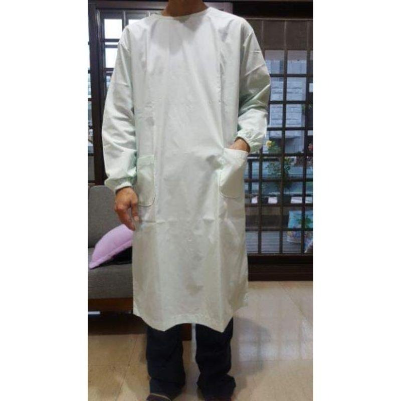 隔離衣 反穿式隔離衣 托嬰 長照 診所 one size 薄荷綠 眼科 牙醫 牙科 診所 全新 隔離服 袖長54cm-細節圖2