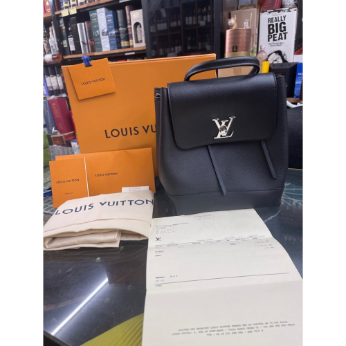 二手精品路易威登 LV LOCKME 黑色牛皮荔枝紋 雙肩包/書包/後背包M41815