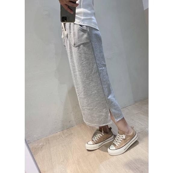 Hey, look here ✔️現貨 正韓國🇰🇷 休閒百搭雙口袋側開叉鬆緊包臀窄裙/長裙/棉裙 黑/淺灰-細節圖2