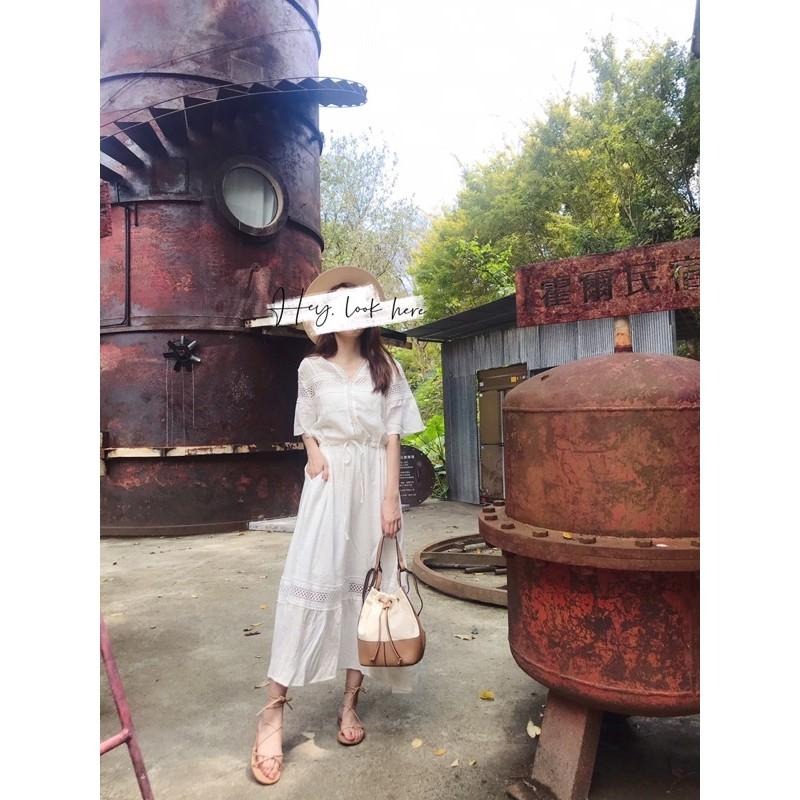 Hey, look here ✔️現貨 韓妞款 渡假風超美鏤空透膚燒花蕾絲棉麻長洋/連身裙/連身洋（有口袋）-細節圖4