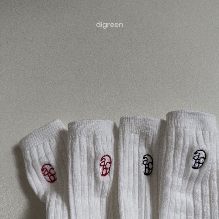韓國 Digreen 刺繡坑條中筒襪子套組 一組四-細節圖2