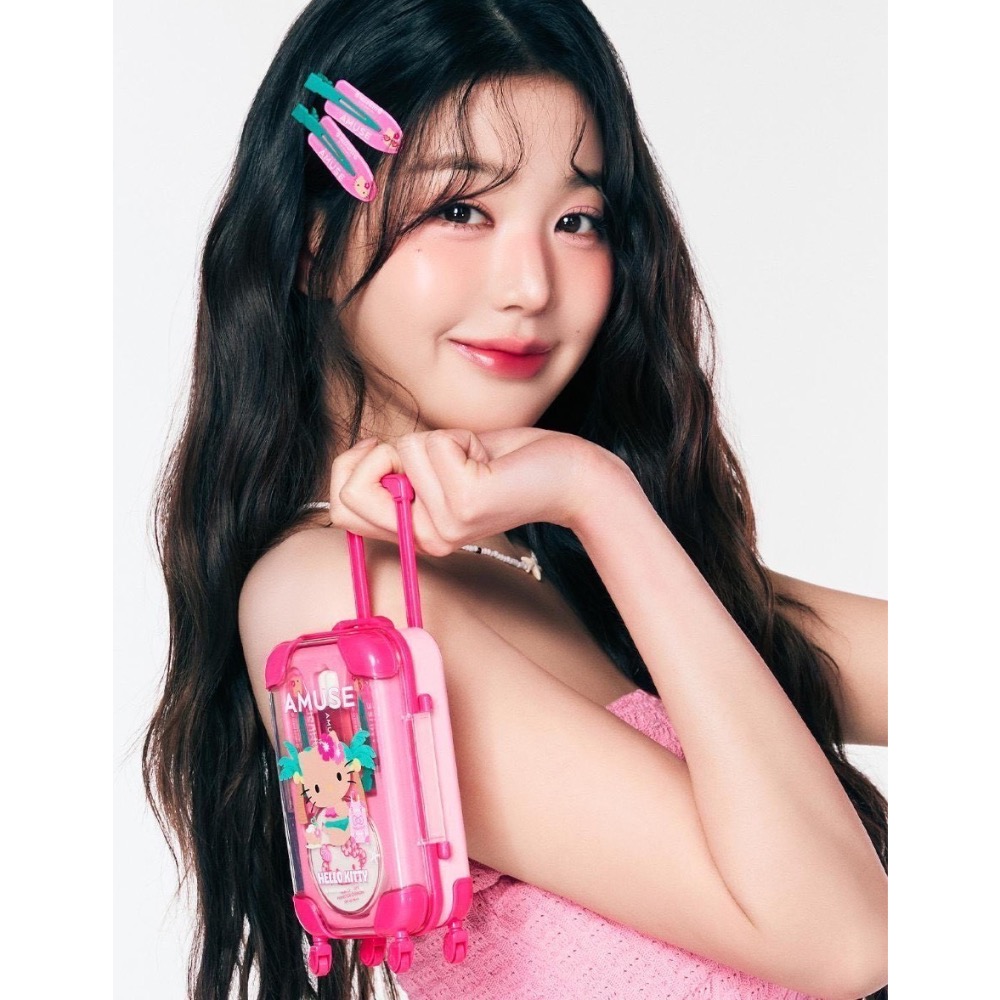 韓國美妝｜AMUSE × Hello Kitty 快速上妝迷你行李箱（現貨）-細節圖2