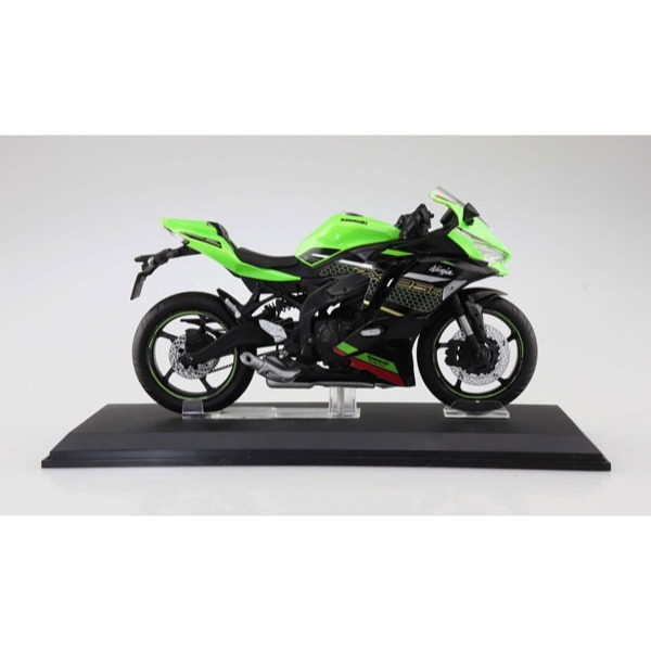 AOSHIMA 青島 1/12 KAWASAKI 川崎 Ninja ZX-25R 檸檬綠/烏木黑 完成品-細節圖4