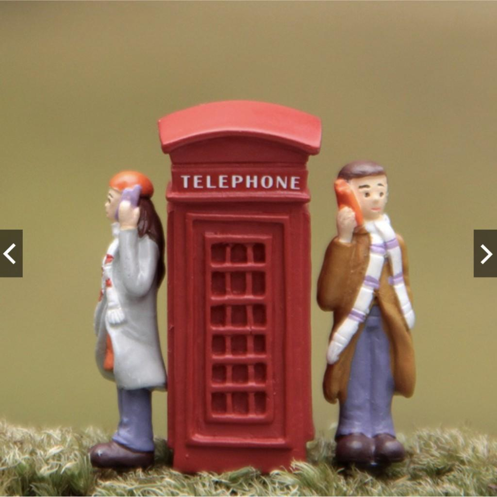 （高品質樹脂）非誠勿擾 米樂 情侶 電話亭 場景 DIY百搭微景觀造景公仔-細節圖2