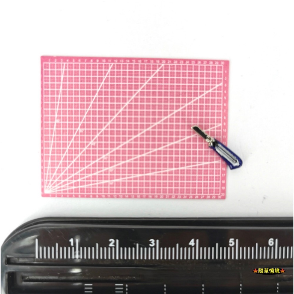 一組2款入（粉色切割墊+1把隨機色美工刀