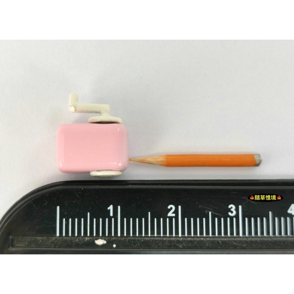 （7件套裝）迷你仿真 削鉛筆機 削筆機 圓規 尺 鉛筆 三角尺 學習 文具 用品 模型 娃娃屋 袖珍 微縮 食玩 微景觀-細節圖5
