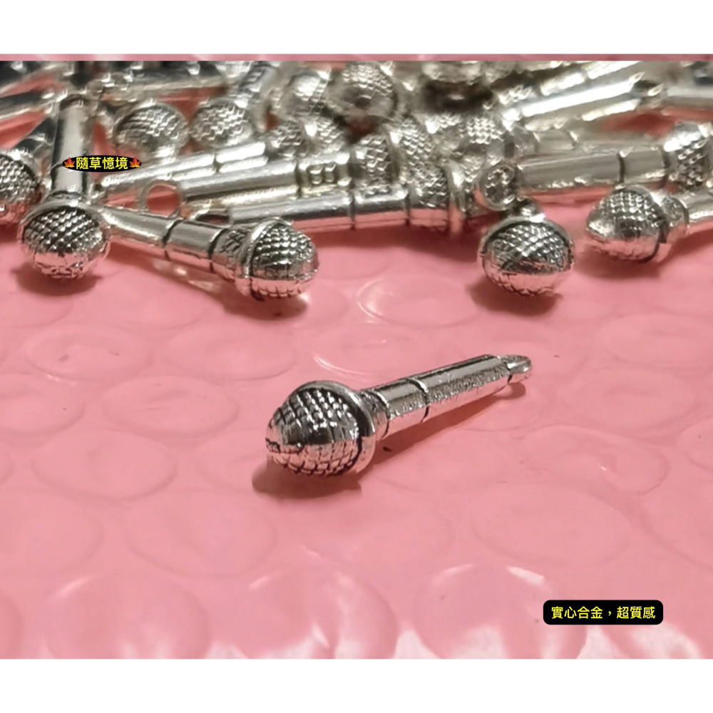 （1入/3入）迷你仿真 麥克風 麥克風吊飾 樂器用品 bjd 娃娃屋 袖珍 微縮 食玩 微景觀 模型-細節圖3