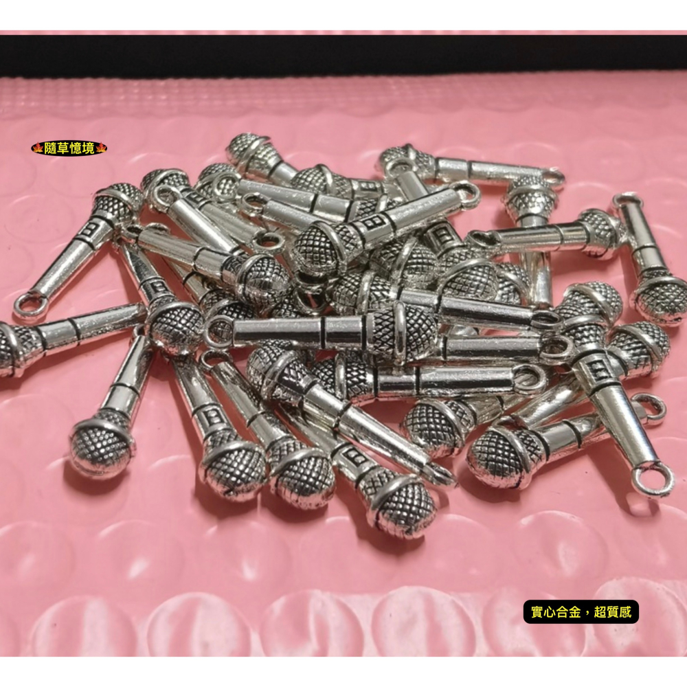 （1入/3入）迷你仿真 麥克風 麥克風吊飾 樂器用品 bjd 娃娃屋 袖珍 微縮 食玩 微景觀 模型-細節圖4