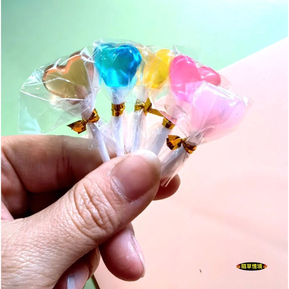 （五色）迷你仿真 愛心棒棒糖 心型棒棒糖 糖果 棒棒糖 甜食 娃娃屋 袖珍 微縮 食玩 微景觀 模型-規格圖10
