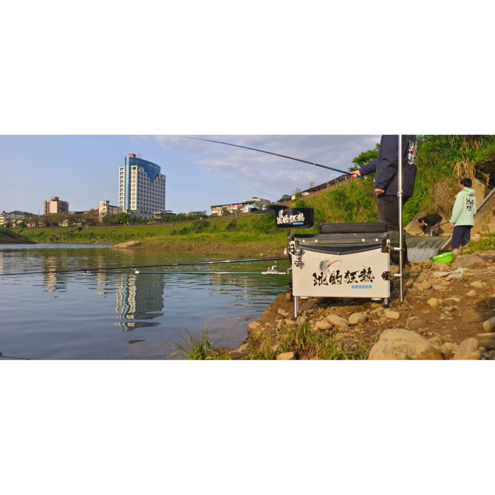 池釣冰箱-全素面好清理-六面聚氨酯發泡-加硬加厚鎖配件更穩固-細節圖7