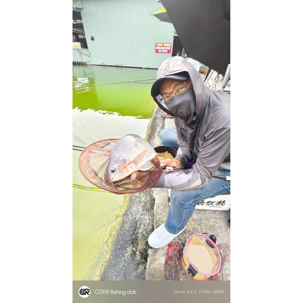 池釣狂熱釣魚服-路亞-池釣適用-全程台灣製造-升級萊卡布料超彈性柔軟透氣有面罩連帽長袖全方位防曬-細節圖2