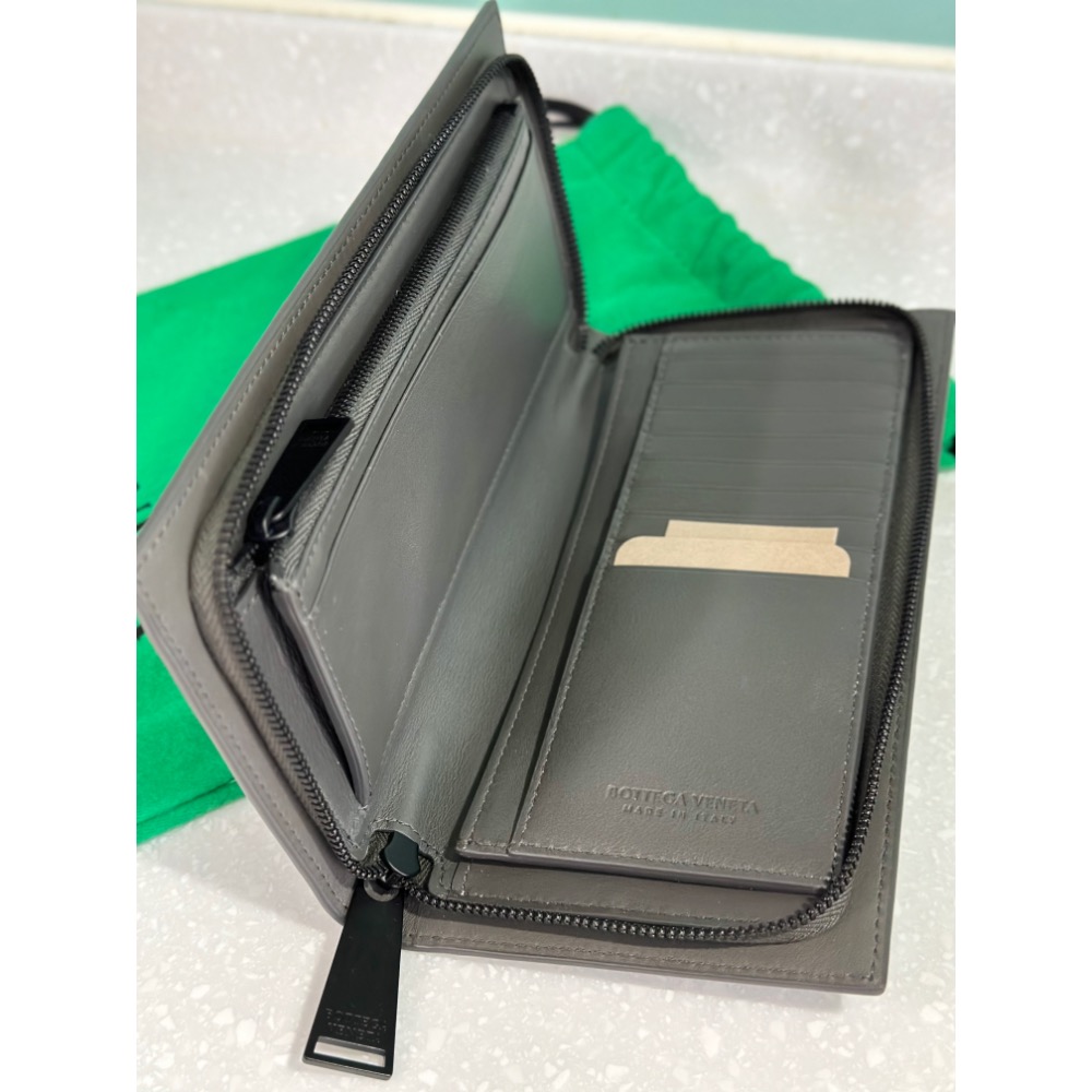 Bottega Veneta  BV 寶緹嘉 大象灰9卡拉鍊長夾-細節圖2