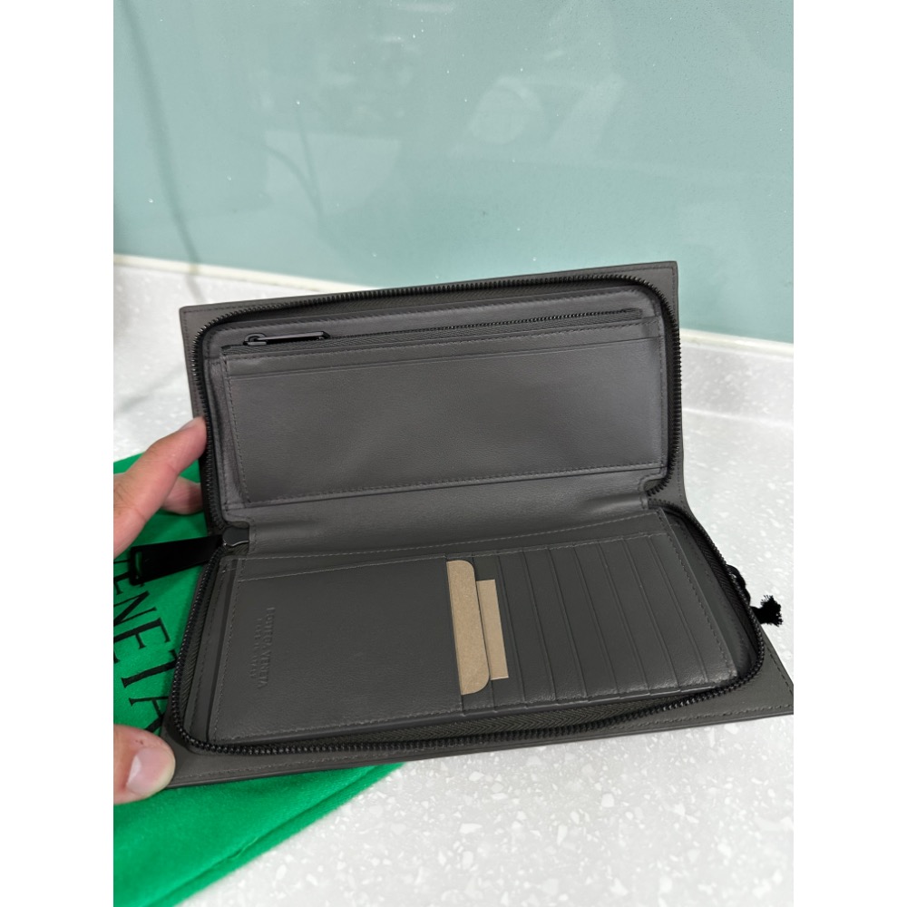 Bottega Veneta  BV 寶緹嘉 大象灰9卡拉鍊長夾-細節圖3