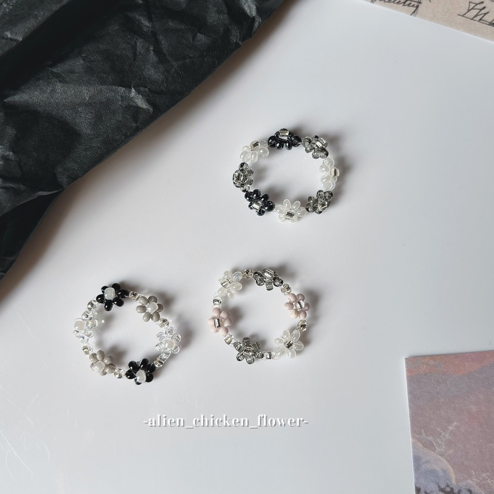 𝓐𝓬𝓯🍿外星家ㄟ串珠戒指·͜· 人間稀有ㄉ銀灰白花花🖤🩶🤍·͜· 手工串珠·͜· 串珠戒指·͜· 戒指·-細節圖2
