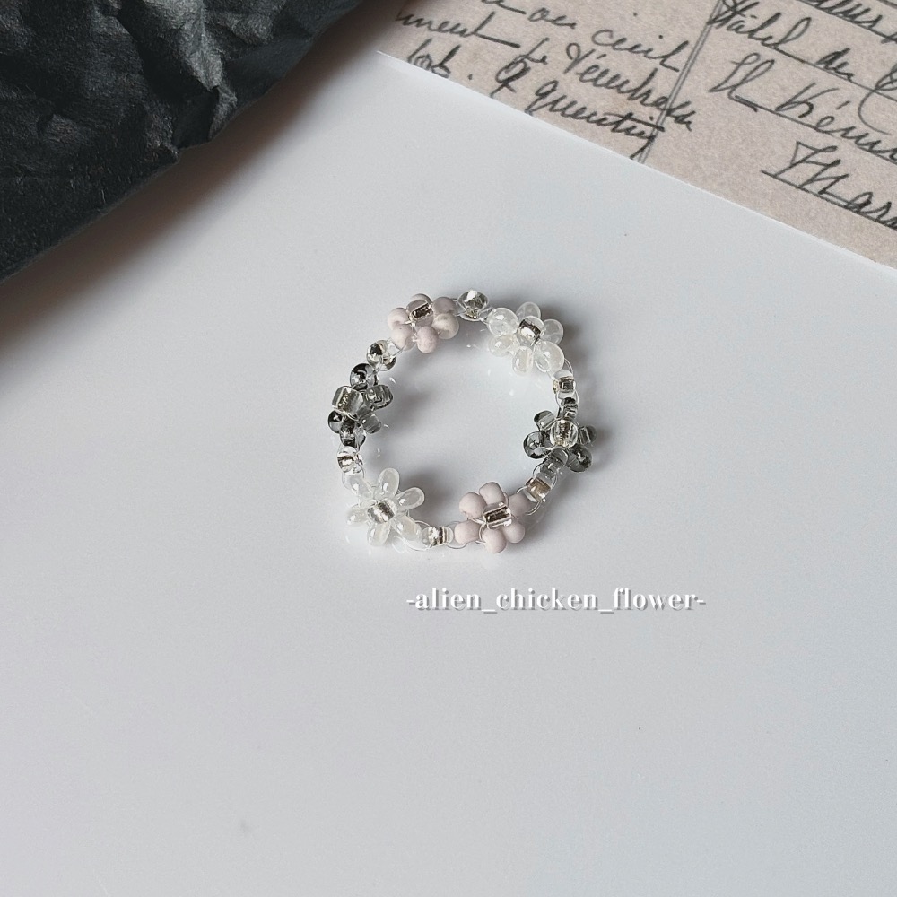 𝓐𝓬𝓯🍿外星家ㄟ串珠戒指·͜· 人間稀有ㄉ銀灰白花花🖤🩶🤍·͜· 手工串珠·͜· 串珠戒指·͜· 戒指·-細節圖8