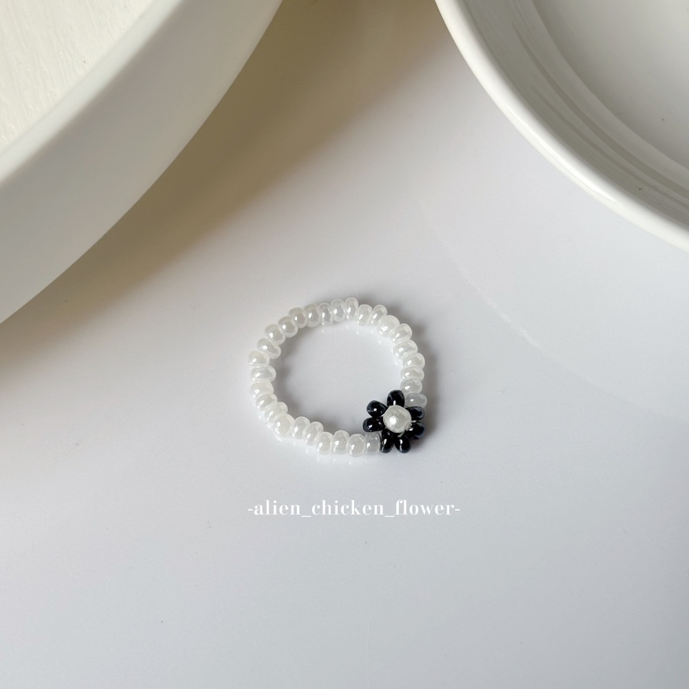𝓐𝓬𝓯🍿外星家ㄟ串珠戒指·͜· 就是很純粹ㄉ黑白相間系列📓戒指·͜· 手工串珠·͜· 串珠戒指·͜· 戒指-細節圖5
