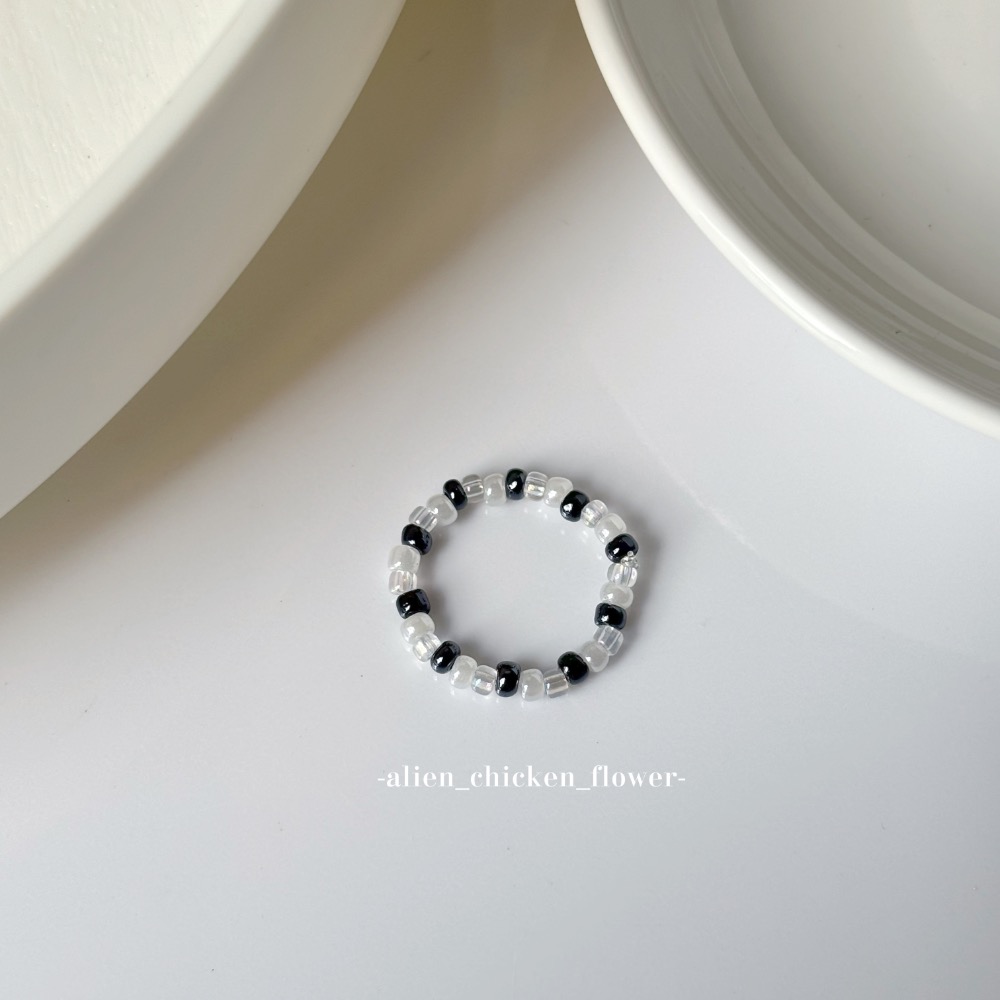 𝓐𝓬𝓯🍿外星家ㄟ串珠戒指·͜· 就是很純粹ㄉ黑白相間系列📓戒指·͜· 手工串珠·͜· 串珠戒指·͜· 戒指-細節圖6