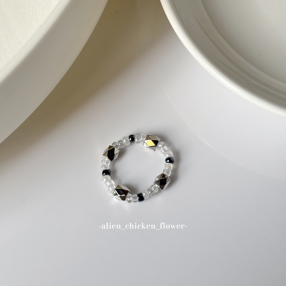 𝓐𝓬𝓯🍿外星家ㄟ串珠戒指·͜· 就是很純粹ㄉ黑白相間系列📓戒指·͜· 手工串珠·͜· 串珠戒指·͜· 戒指-規格圖8