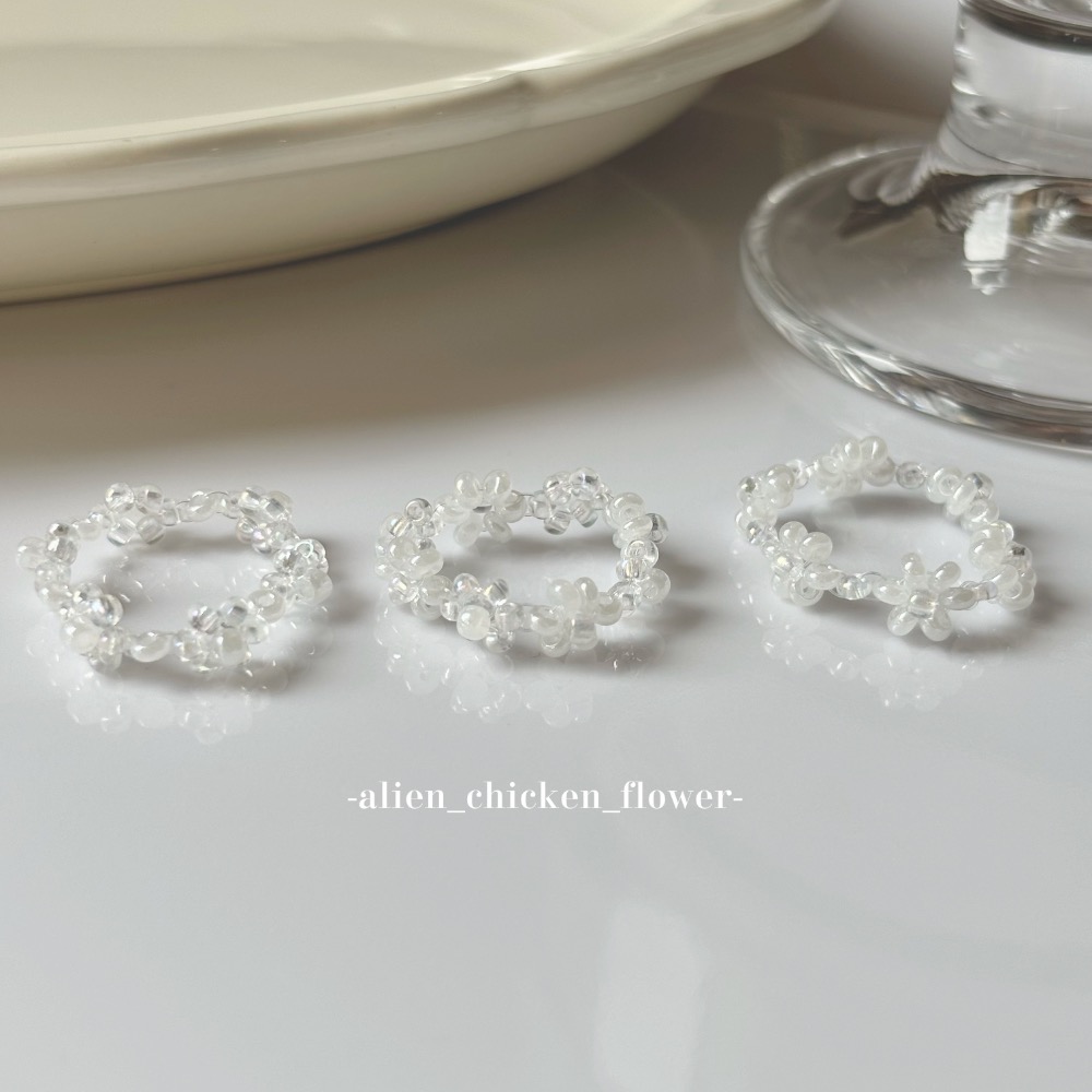 𝓐𝓬𝓯🍿外星家ㄟ串珠戒指·͜· 透白小雪花們❄️·͜· 手工串珠·͜· 串珠戒指·͜· 戒指·͜·-細節圖3
