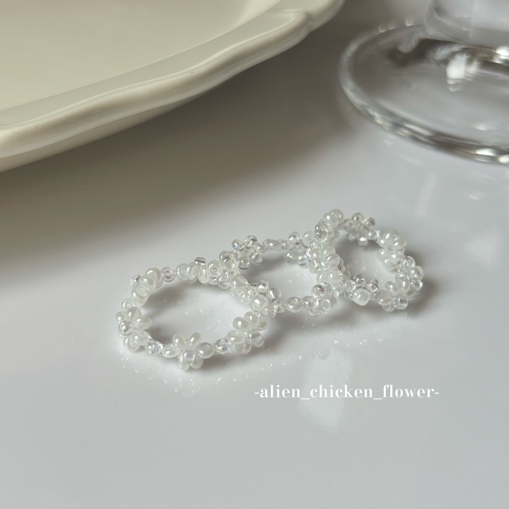 𝓐𝓬𝓯🍿外星家ㄟ串珠戒指·͜· 透白小雪花們❄️·͜· 手工串珠·͜· 串珠戒指·͜· 戒指·͜·-細節圖5