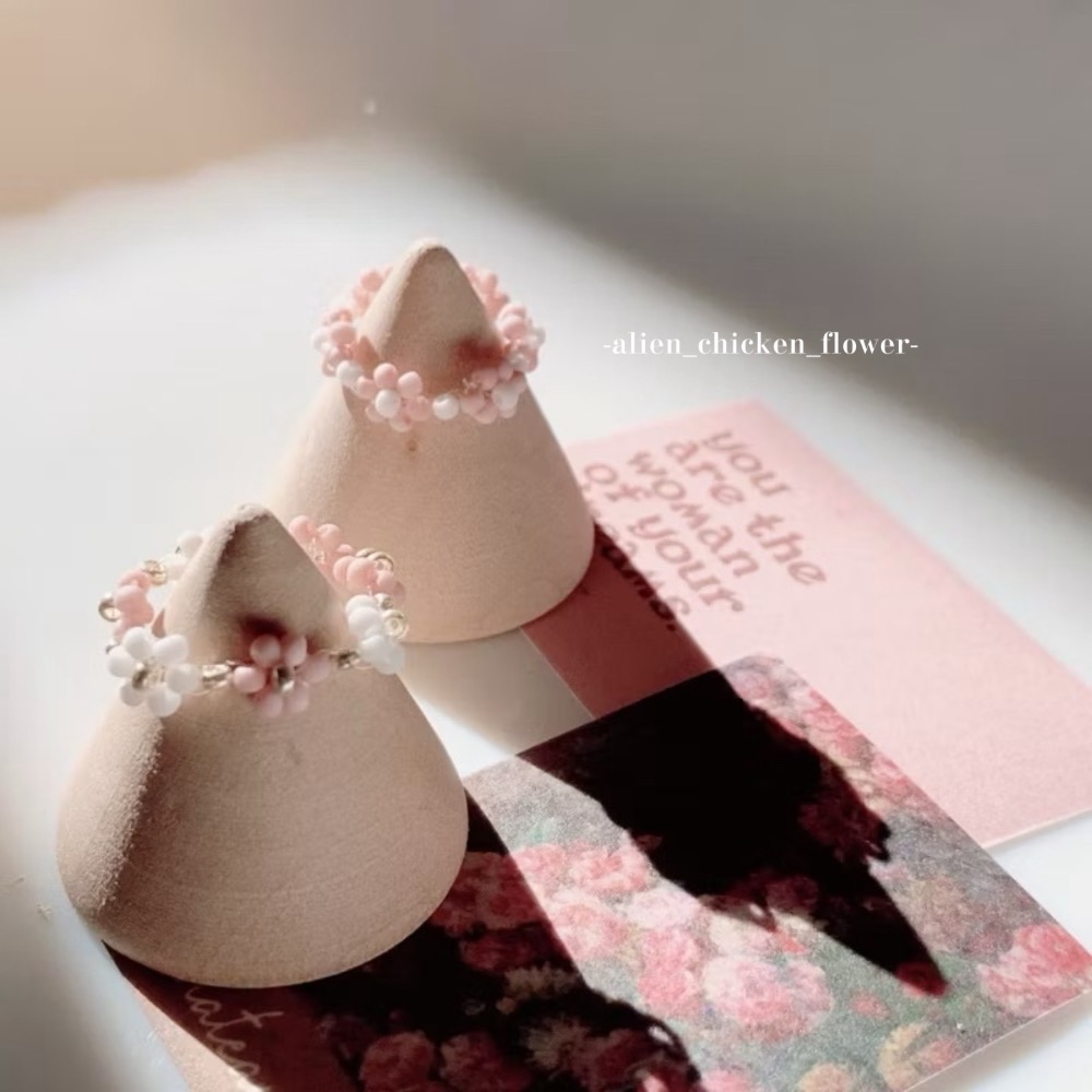 𝓐𝓬𝓯🍿外星家ㄟ串珠戒指·͜· 肉粉小花花🌷串珠戒指·͜· 手工串珠·͜· 串珠戒指·͜· 戒指·͜·-細節圖3