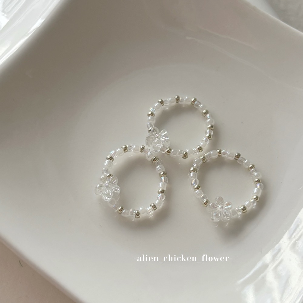 𝓐𝓬𝓯🍿外星家ㄟ串珠戒指·͜· ✨透出七彩光芒ㄉ小花戒指🌈✨· 手工串珠·͜· 串珠戒指·͜· 戒指·͜·-細節圖4