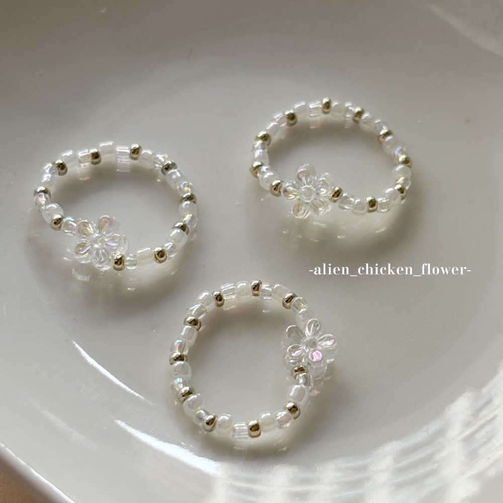 𝓐𝓬𝓯🍿外星家ㄟ串珠戒指·͜· ✨透出七彩光芒ㄉ小花戒指🌈✨· 手工串珠·͜· 串珠戒指·͜· 戒指·͜·-細節圖5
